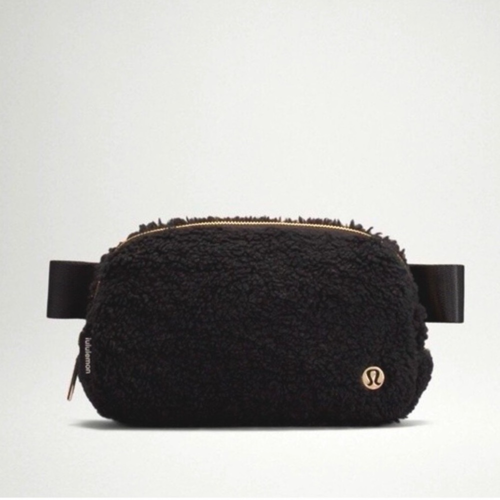 Lululemon Black Fleece Fluffy Sherpa Everywhere Belt Bag 1L Gold Hardware NWOT
